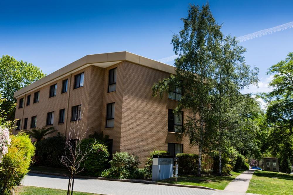 Kingston Court Serviced Apartments Canberra Eksteriør billede